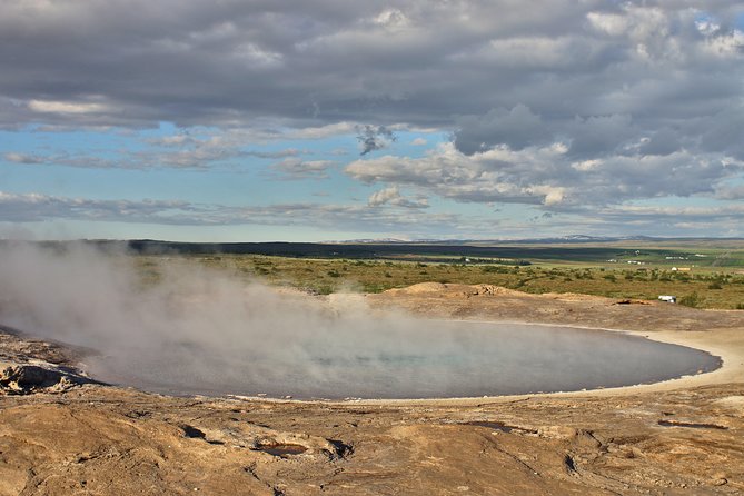 Golden Circle with extra G - Strokkur geyser: fast eruptions, sulphur air, and mud pools
