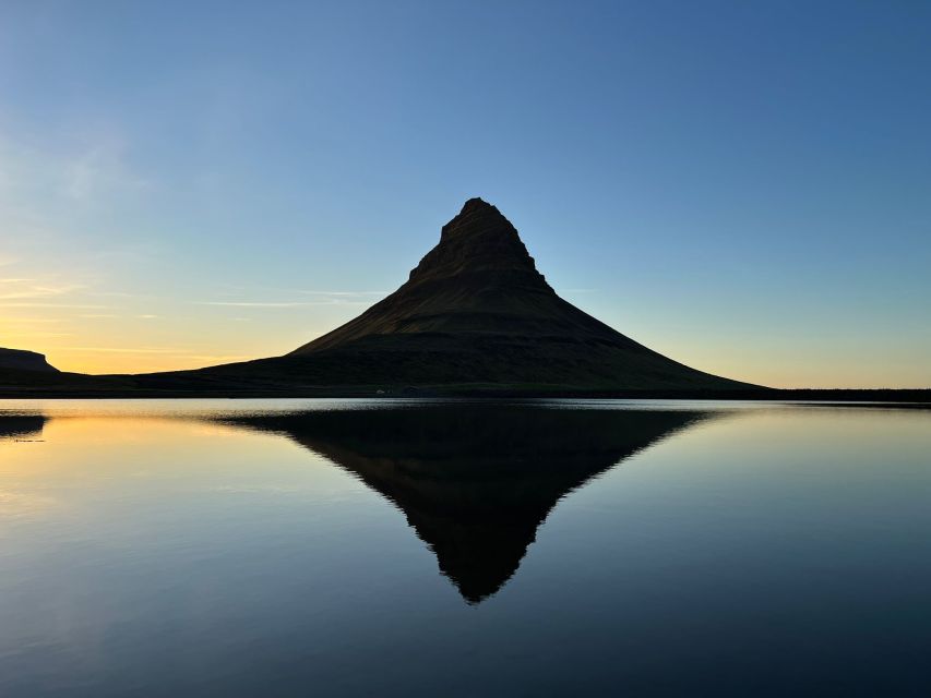 Grundarfjörður: Midnight Sun Kayaking Adventure - Two hours on the water: Seal Skerry, seals, and birds