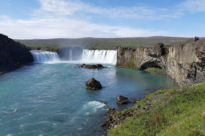 Half-Day Combo Tour to Goðafoss, Laufas and The Christmas House - Goðafoss: Basalt Columns, Two-Sided Views, and Bathroom Reality