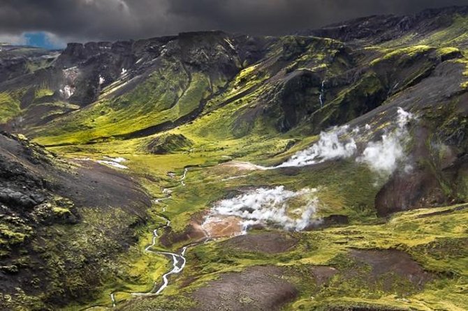 Helicopter Flight Over Geothermal Landscapes from Reykjavik - What You’ll See Over Iceland’s Volcanic Craters And Steam Vents
