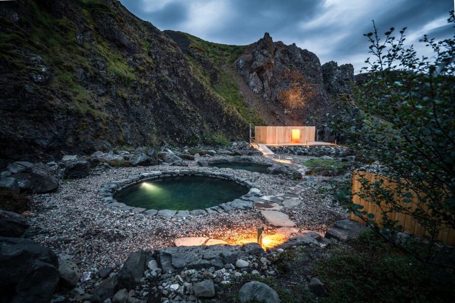 Husafell: Canyon Baths Soak with Short Highlands Hike - Glacial meltwater crossing and the Okjökull site