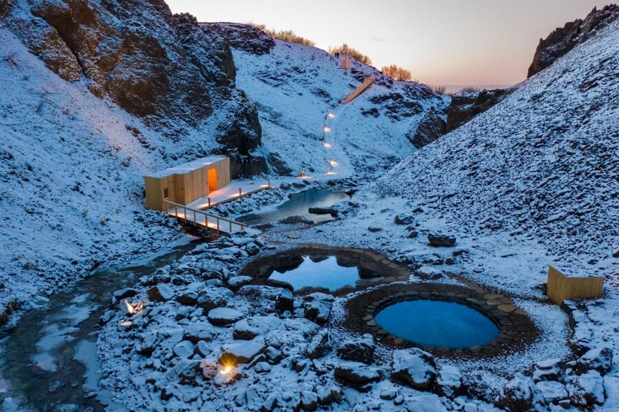 Husafell: Canyon Baths Soak with Short Highlands Hike - Transport quality and guide style that makes it feel personal