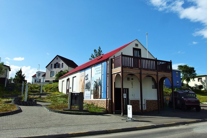 Húsavík walking tour - Timing, meeting point, and how the walk is likely to feel
