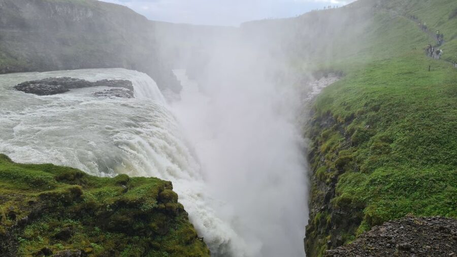Iceland: 3-Day Golden Circle, South Coast, & Glacier Tour - Day Two South Coast: Seljalandsfoss, Gljúfrabúi, Skógafoss, Reynisfjara, and the Glacier Doorway