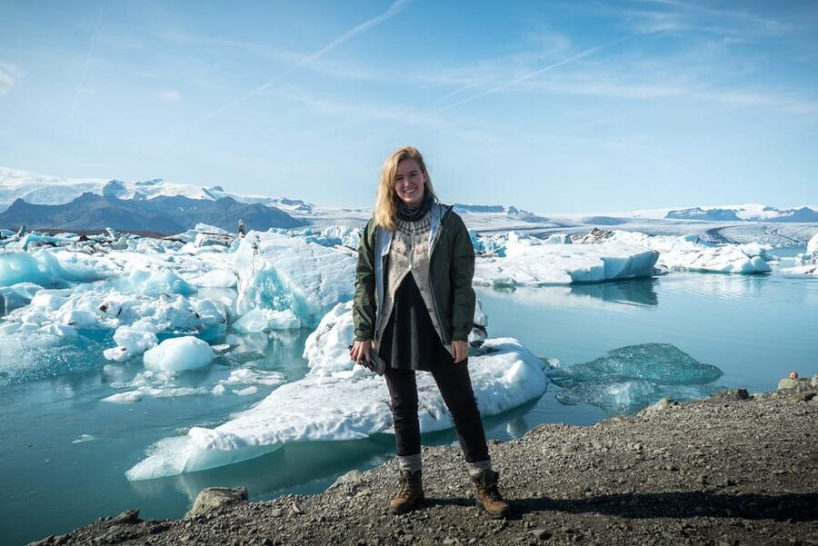Iceland 3-Day Tour Golden Circle, Glacier Lagoon, & Ice Cave - Small group mini-bus reality: comfort, Wi-Fi, and the pace between stops