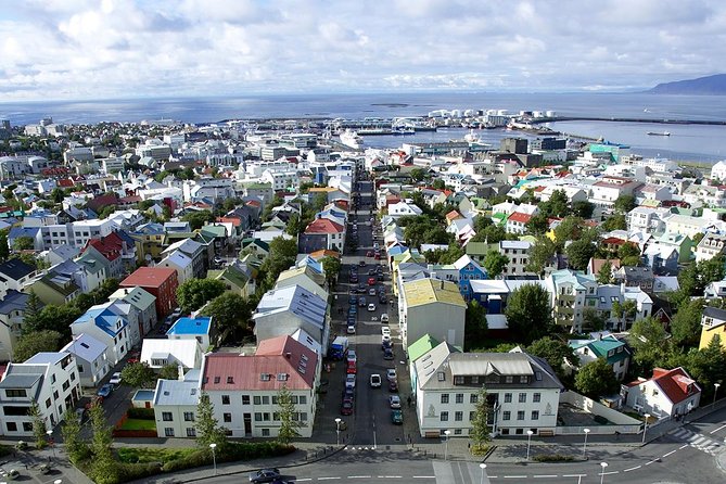 Iceland: Airport Transfers between Keflavík and Reykjavik Center - Ride Details in the 45 Minute Zone: Timing, WiFi, and USB Ports