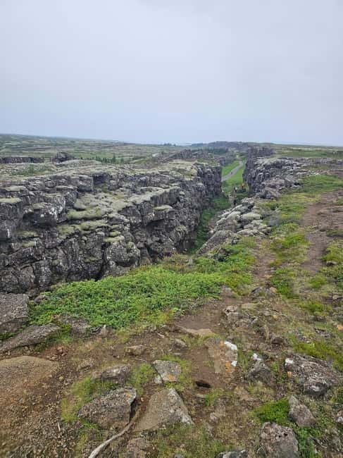 Iceland Reykjavik: Golden Circle Private Tour - Þingvellir National Park and Þingvallavatn: where the ground tells a story