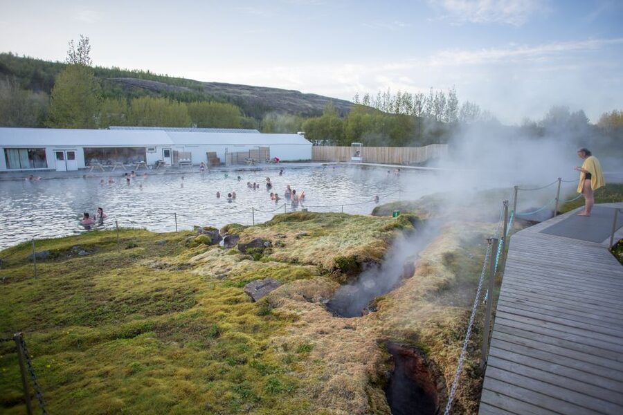 Iceland Secret Lagoon Admission Ticket - Hot-and-cold switching: why the cold plunge area feels addictive