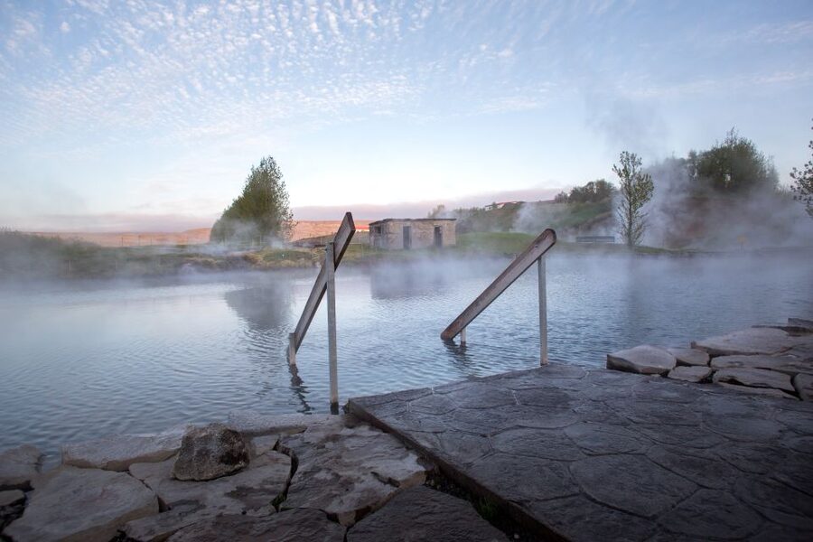 Iceland Secret Lagoon Admission Ticket - Food and drinks: simple pit stops without messing up your relaxation