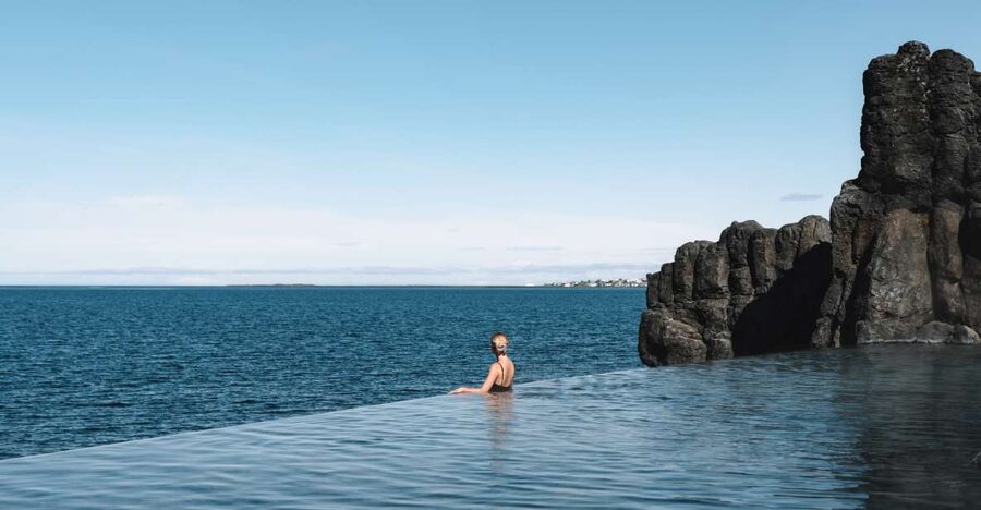 Iceland: Silfra Snorkeling Tour and Sky Lagoon Spa Combo - What it’s like in cold water, with drysuits or wetsuits