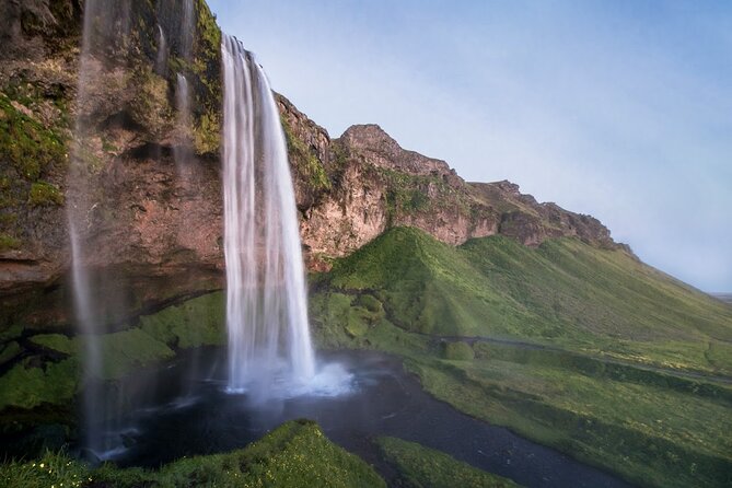 Iceland South Coast Tour with Pickup - Seljalandsfoss: walking behind the waterfall