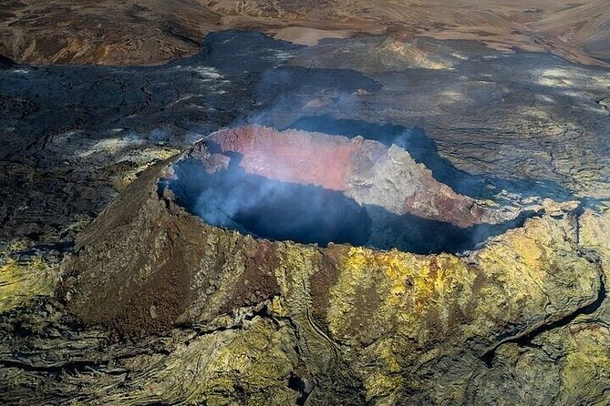 Iceland Volcanic Eruption Area Helicopter Tour from Reykjavík - Reykjanes Peninsula Volcanic Stop: Fresh Lava, Craters, and Real Tectonic Drama