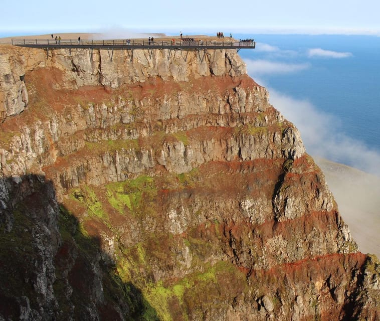Isafjordur: Bolafjall View Platform Guided Trip by Bus - The two 40-minute segments: when to settle in and what to look for
