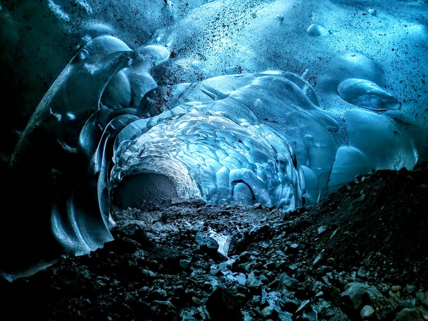 Jökulsárlón: Blue Ice Cave Tour and Glacier Walk - The hike to the cave: what “moderate to hard” feels like