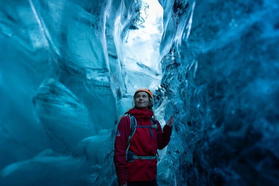 Jökulsárlón: Crystal Ice Cave Super Jeep Tour - From Jökulsárlón Parking Lot to Vatnajökull Ice: how the day starts