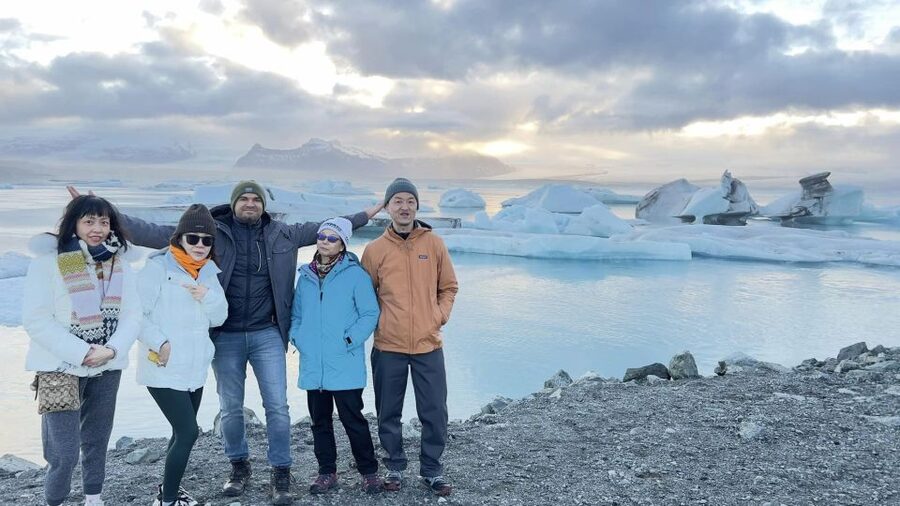 Jökulsárlón Floating Glacier & Diamond Beach Day Tour - Price and Value for a Group of Up to 3
