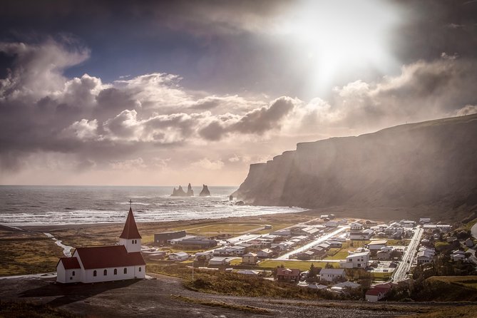 Jökulsárlón Glacier Lagoon and the South Coast Private Tour from Reykjavik - Fellsfjara, Diamond Beach: icebergs meet black sand