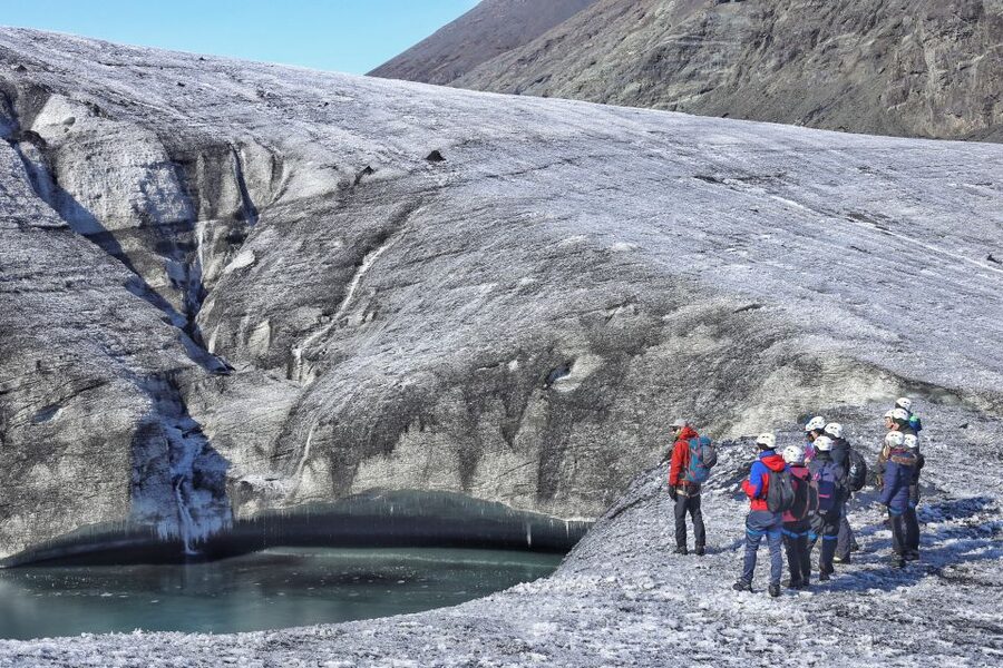 Jökulsárlón: Vatnajökull Glacier Guided Hiking Tour - Super Jeeps, Gear-Up Time, and the Short Walk to the Ice