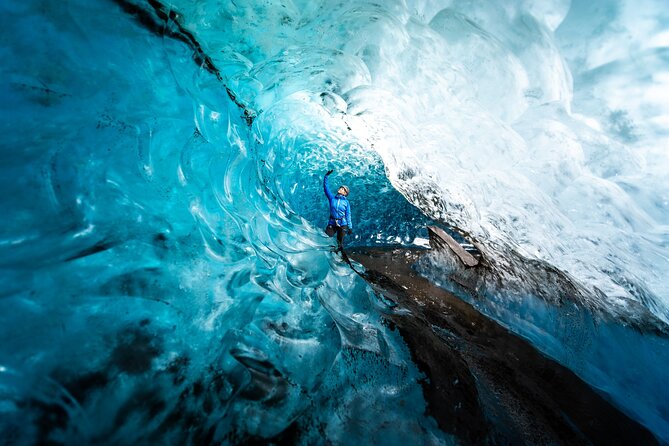 Jökulsárlón: Visit a Natural Blue Ice Cave - Key highlights at a glance