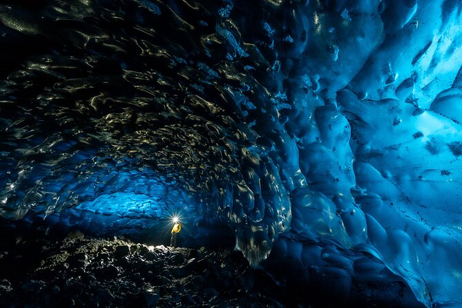 Jökulsárlón: Visit a Natural Blue Ice Cave - Why winter blue ice at Vatnajökull is a special kind of wow