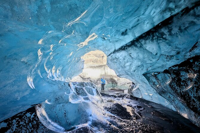 Jökulsárlón: Visit a Natural Blue Ice Cave - Meeting point, timing, and the small-group advantage