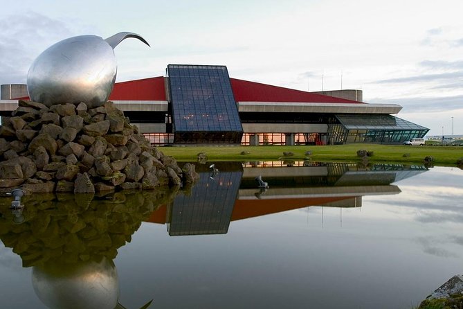 Keflavik To Reykjavik Private Luxury Airport Transfer - Price and value: when $280 per group makes sense