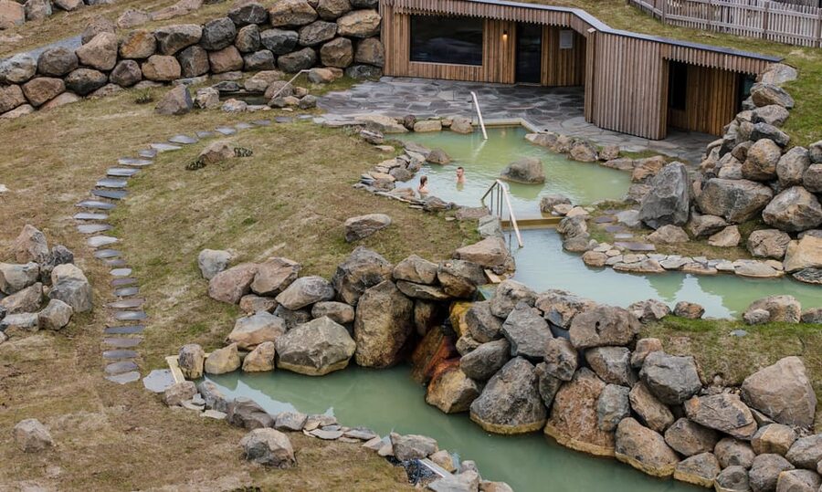 Kerlingarfjöll: Highland Baths Admission - Highland Base Hotel nearby: where meals and warm shelter fit in