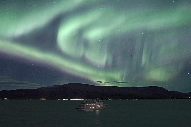 Kopar Fine Dining Dinner and Northern Lights Cruise from Reykjavik - The part that can make or break your night: timing