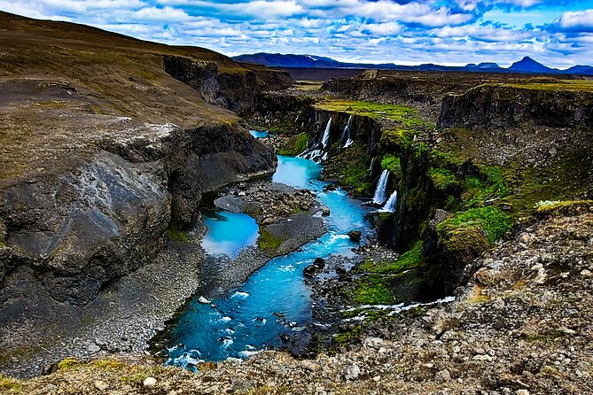 Landmannalaugar, Hekla, Sigoldugljufur 4x4 tour with Hiking - Price and value: what $280.39 buys you
