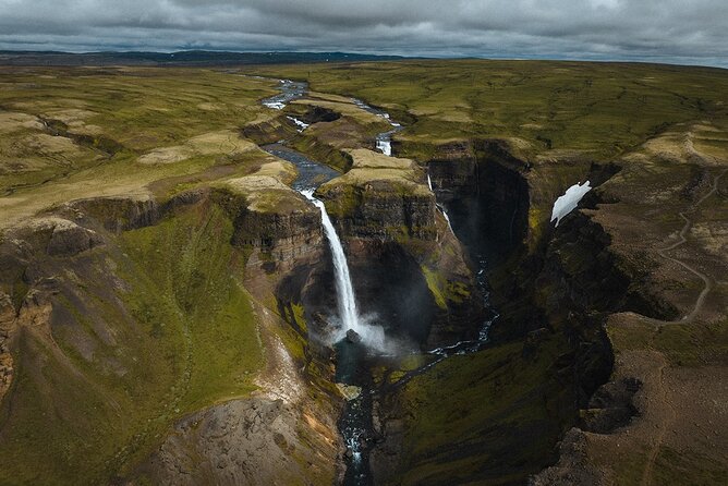 Landmannalaugar & SecretGems | Private Tour | PRO Photos included - Reykjavik Pickup at 8:30 and the F-Road Time Budget
