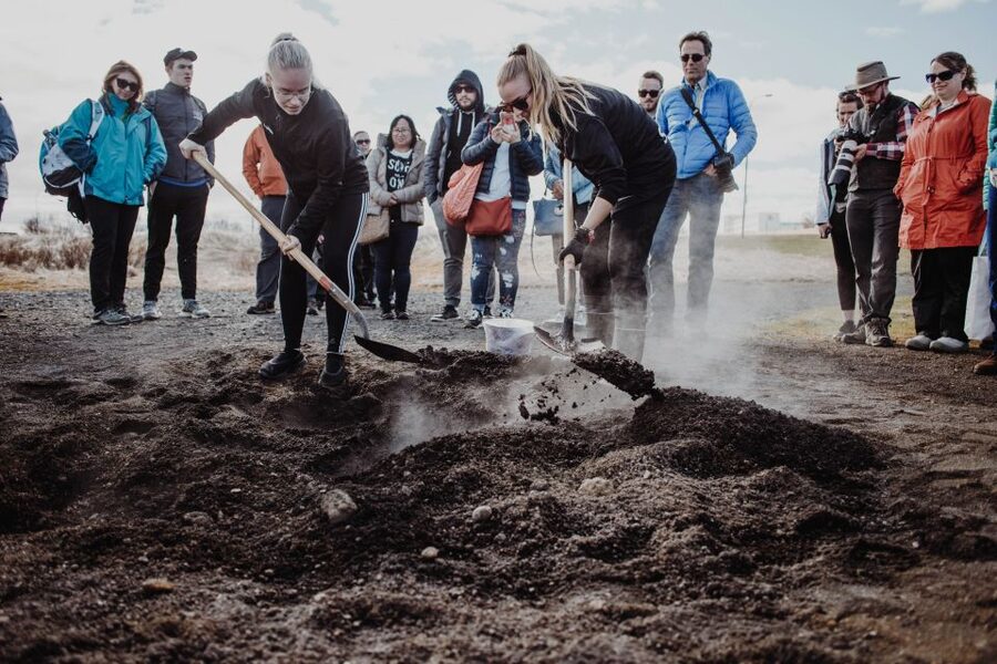 Laugarvatn Fontana: Geothermal Bread-Baking Experience - Your 30-Minute Tour, Step by Step