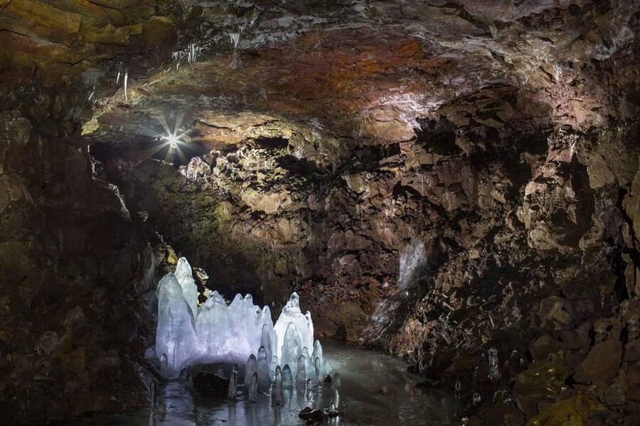 Lofthellir Ice Cave Super Jeep Tour - Exploring in darkness: why no pre-set lights makes Lofthellir feel real