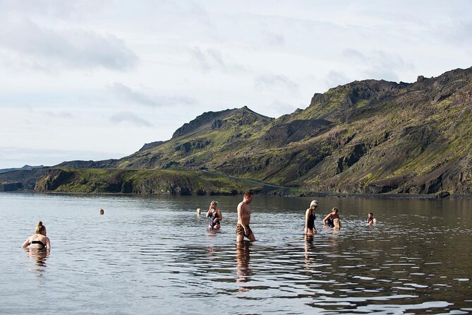 Nature Cold Therapy & Sauna - The Cold Exposure Moment: Staying Relaxed and in Control