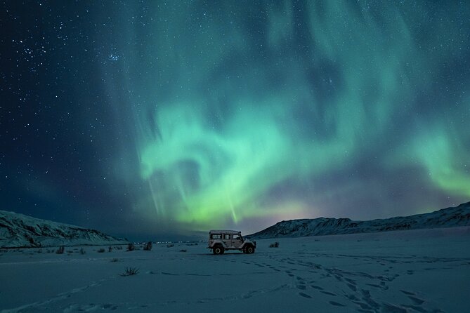 Northern Lights 4x4 Tour with Pastries and Cocoa from Reykjavik - How the 4x4 Aurora Chase Works in Four Hours