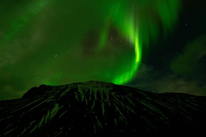 Northern Lights 4x4 Tour with Pastries and Cocoa from Reykjavik - Hot Chocolate, Pastries, and Hand Warmers During the Waiting