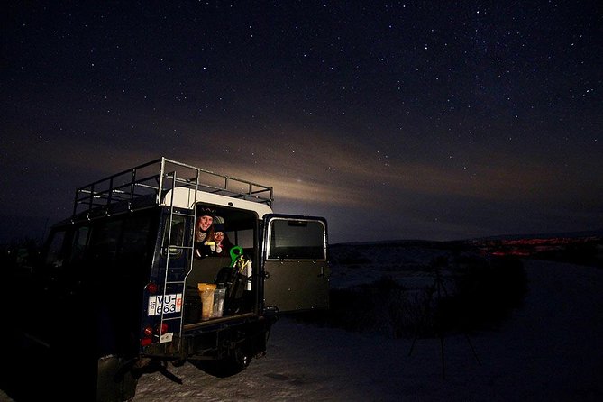 Northern Lights and Stargazing Small-Group Tour with Local Guide - Northern Lights Exhibition Center Stop: A Quick Read of the Sky