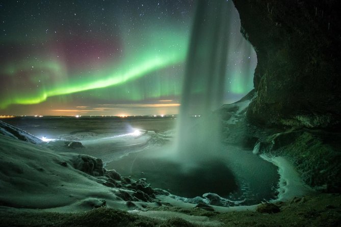 Northern Lights Bus Tour from Reykjavik with Hot Chocolate - Getting ready: what to wear for Thingvellir cold