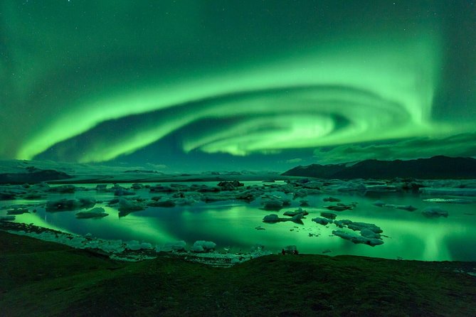 Northern Lights Guided Bus Tour from Reykjavik - What it feels like to wait outside for the lights