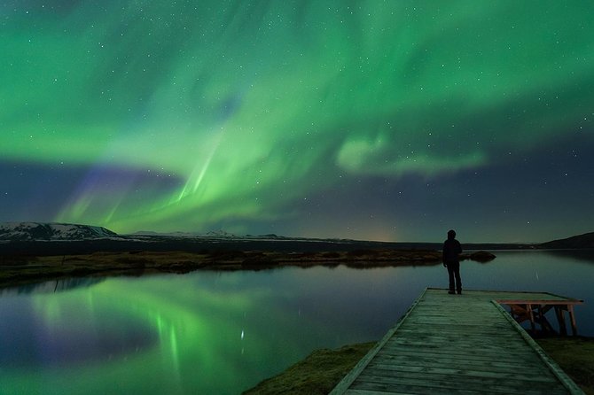 Northern Lights Guided Bus Tour from Reykjavik - Cancellations, rebooking, and how not to lose a night