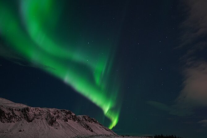 Northern Lights In luxury off-road SUV with Photos and Treats - Snacks and Warmth That Keep the Night Enjoyable