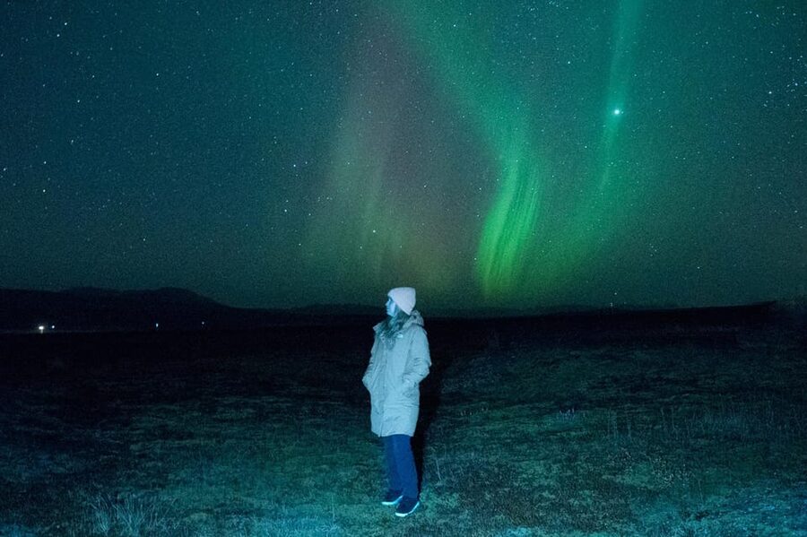 Northern Lights in Mini Bus, Photos, Hot Cocoa and Pastries - The 4-Hour Flow: How Your Evening Plays Out