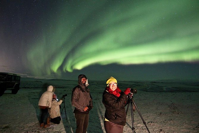 Northern Lights Private Super Jeep Tour with Photos - Hot Chocolate, Icelandic Liqueur, and Staying Comfortable