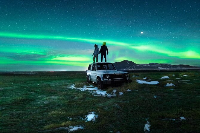 Northern Lights Small-Group Tour with Free Photos & Hot Chocolate - Why small-group aurora hunting beats going solo from Reykjavik
