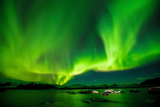 Northern Lights Small-Group Tour with Free Photos & Hot Chocolate - Hot chocolate, snacks, and cold-weather survival you can actually use