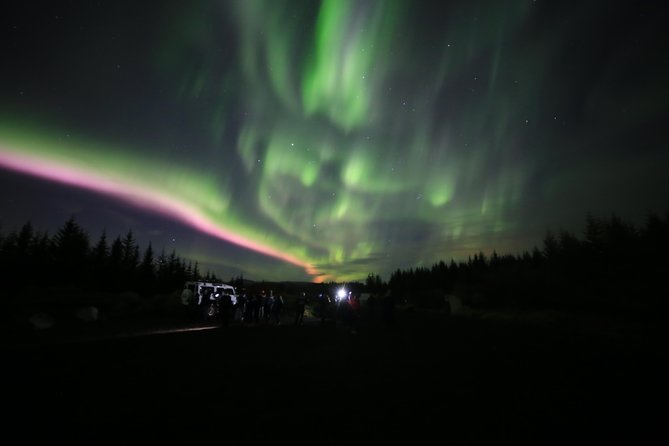 Northern Lights Superjeep Tour from Reykjavik - Guide-led aurora photos and the warm breaks that keep you outside