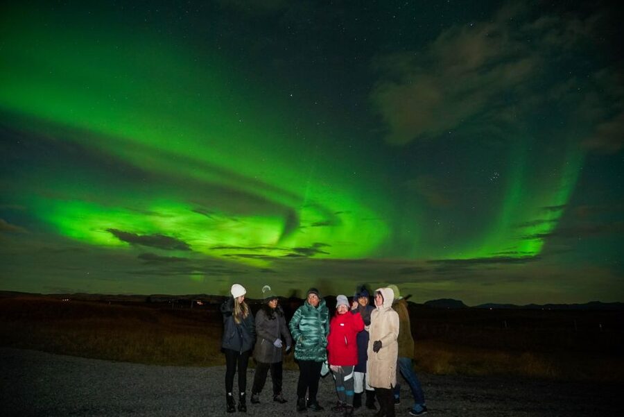 Northern Lights Tour From Reykjavik with Photography - The photo stop that takes the pressure off