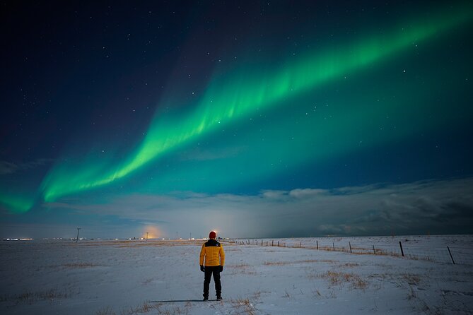 Northern Lights Tour with Photos, Snacks, Warm Snowsuits, Chairs - Snacks, hot chocolate, and the Icelandic comfort food factor