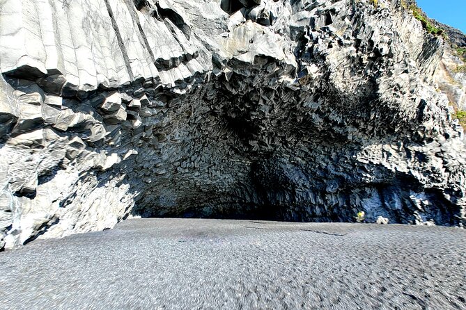 One-Day Tour: Private South Coast with Diamond Beach Adventure - Skógafoss: big scale, close views, and yes, you might get drenched