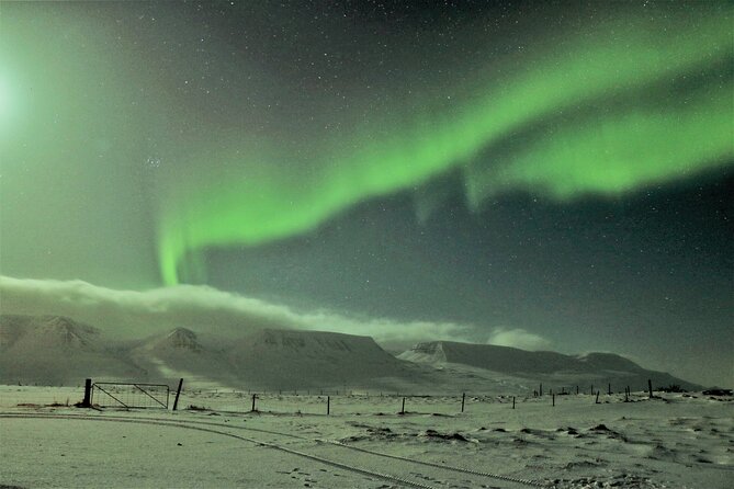 Photography tour - Northern light Hunting from Akureyri - Northern lights in Akureyri, and why the timing matters