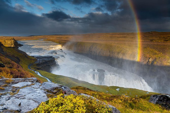 Premium Golden Circle Tour in Jeep - Geysir: 10-minute eruptions and the art of timing